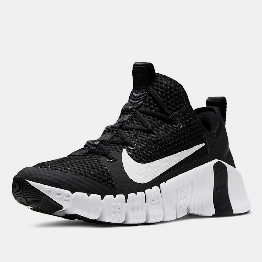 Nike Black and White Women's Athletic Shoes